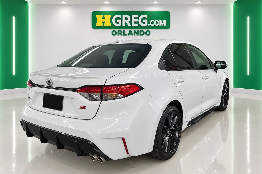Used 2023 Toyota Corolla SE FWD image 2