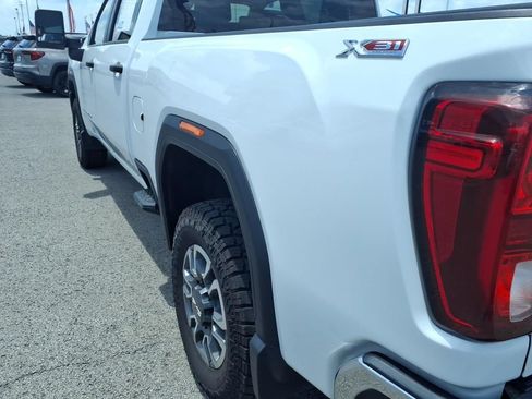 Used 2024 GMC Sierra 2500 Pro w/ Convenience Package AWD/4WD image 16