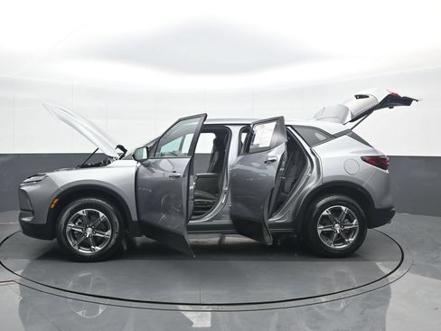 Used 2025 Chevrolet Blazer LT FWD image 38