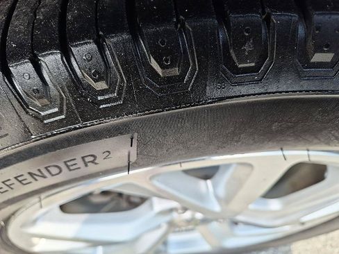 Used 2020 Chevrolet Equinox LT FWD image 11