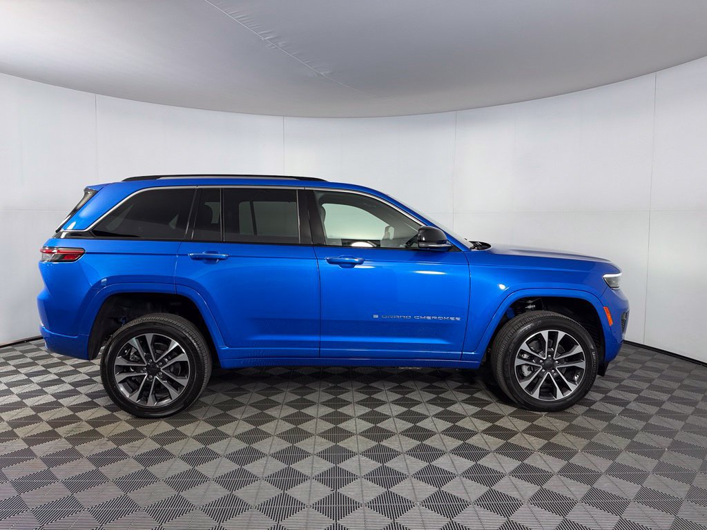 Used 2024 Jeep Grand Cherokee Overland w/ Advanced Protech Group III AWD/4WD image 6
