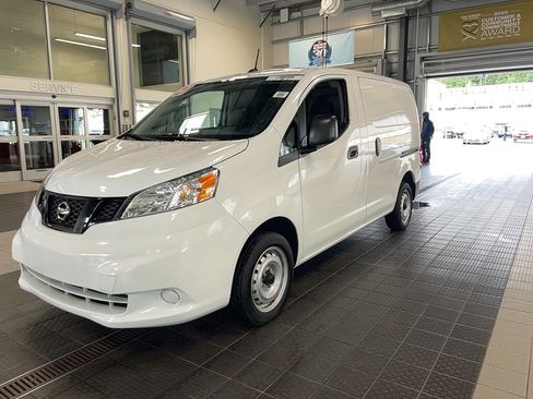 Used 2021 Nissan NV200 S FWD image 3