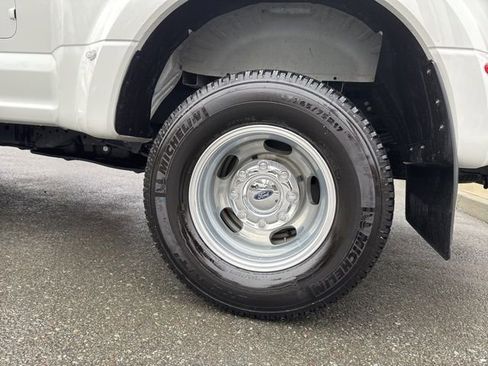 Certified 2022 Ford F350 Lariat w/ Chrome Package image 10