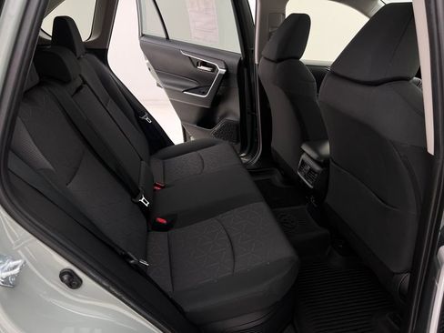 Used 2021 Toyota RAV4 XLE image 19