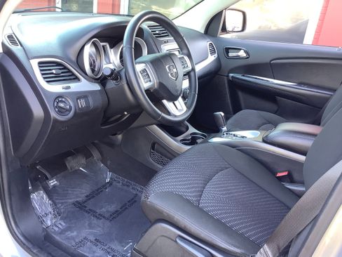 Used 2019 Dodge Journey SE w/ Connectivity Group image 11