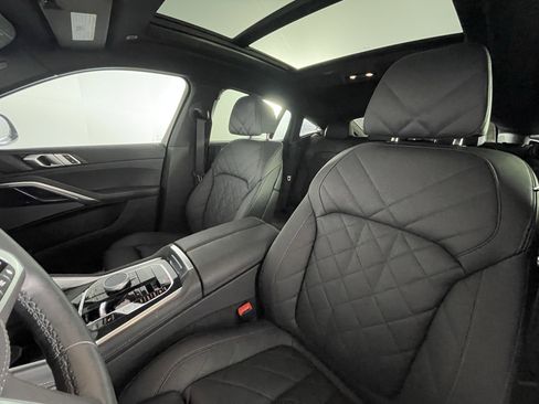 Certified 2025 BMW X6 xDrive40i w/ Climate Comfort Package image 9