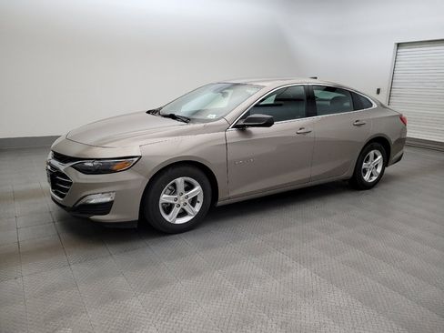 Used 2024 Chevrolet Malibu LS FWD image 2
