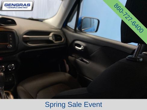 Used 2015 Jeep Renegade Latitude AWD/4WD image 29