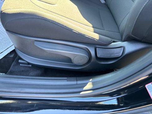 Used 2024 Hyundai Elantra SEL FWD image 13