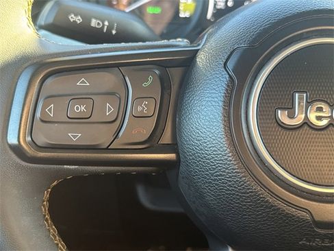 Used 2024 Jeep Wrangler Unlimited image 18