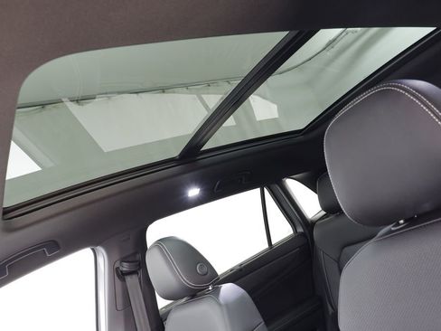 New 2026 Volkswagen Atlas Cross Sport SE w/ Panoramic Sunroof Package image 13