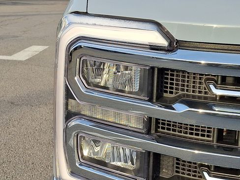 Used 2025 Ford F350 Lariat w/ Lariat Ultimate Package image 9