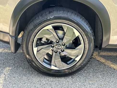 Certified 2024 Nissan Rogue SV w/ SV Premium Package AWD/4WD image 12