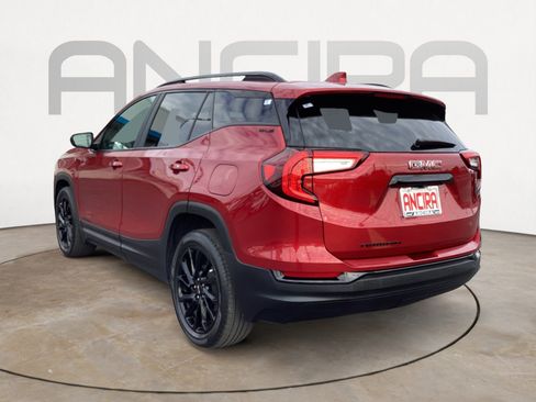 Used 2023 GMC Terrain SLE w/ Driver Convenience Package image 12