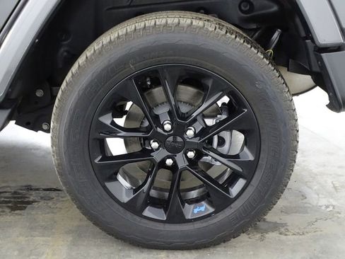 Used 2023 Jeep Wrangler Unlimited Sahara image 40