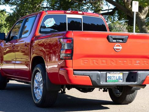 Used 2022 Nissan Frontier SV w/ SV Premium Package image 10