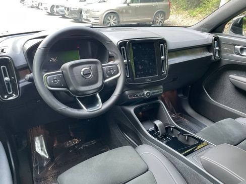 Certified 2023 Volvo XC40 Recharge Ultimate AWD/4WD image 17