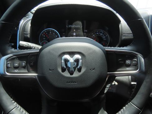Used 2023 RAM 1500 Laramie AWD/4WD image 27