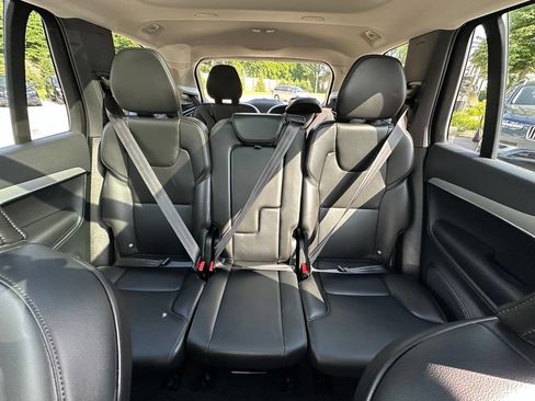 Used 2025 Volvo XC90 B5 Core AWD/4WD image 14