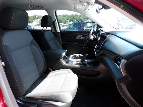 Used 2020 Chevrolet Traverse LT w/ Driver Confidence II Package AWD/4WD image 15