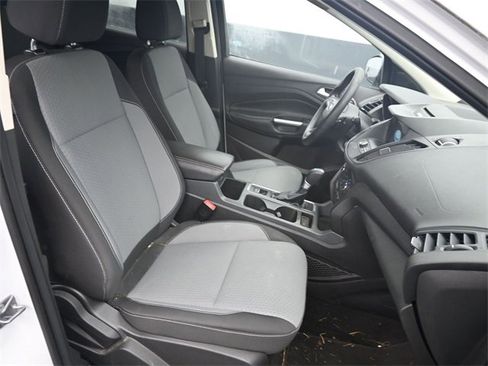 Used 2017 Ford Escape SE w/ Equipment Group 201A image 7