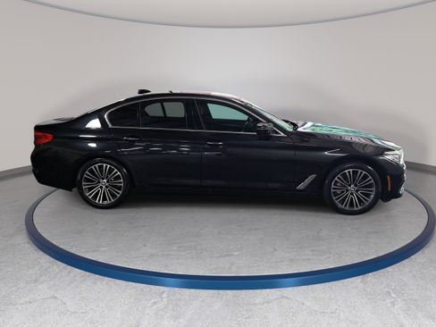 Used 2018 BMW 530i xDrive AWD/4WD image 4