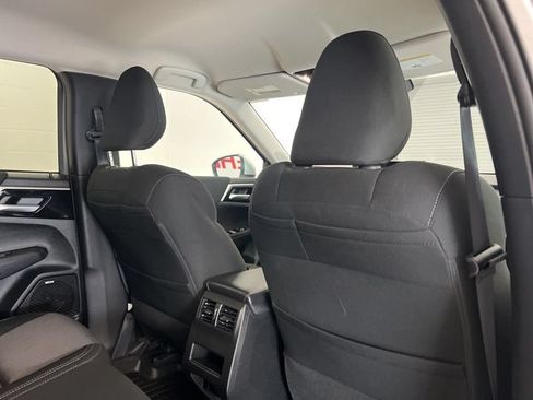 Used 2025 Mitsubishi Outlander ES AWD/4WD image 11