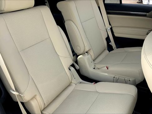 Used 2021 Lexus GX 460 Premium image 19