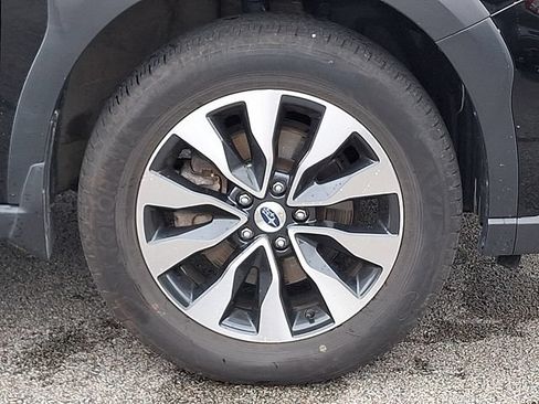 Used 2025 Subaru Outback Touring AWD/4WD image 8