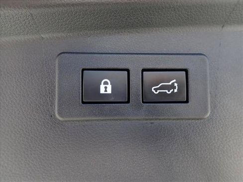 Certified 2025 Subaru Outback Premium AWD/4WD image 9
