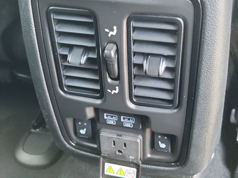 Used 2024 Dodge Durango GT RWD image 25