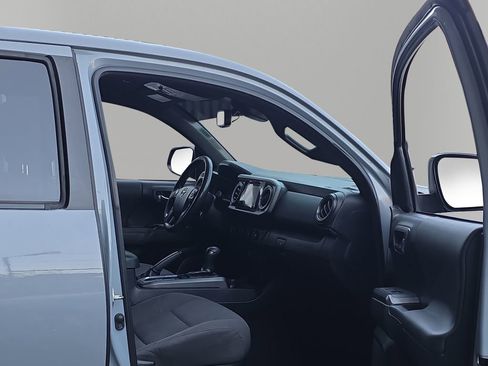 Used 2019 Toyota Tacoma TRD Off-Road RWD image 16