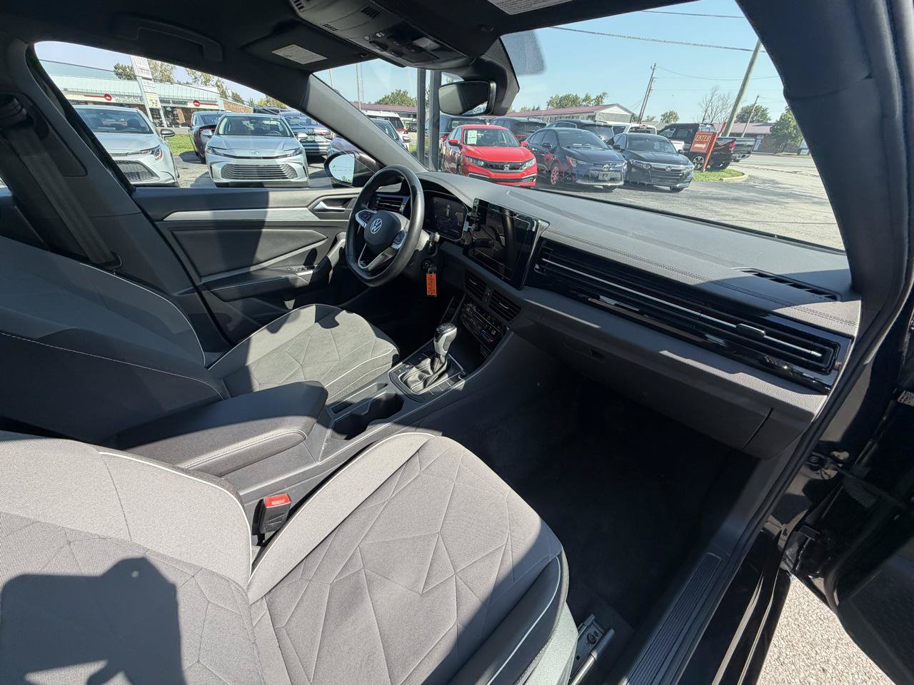 Used 2025 Volkswagen Jetta Sport FWD image 11