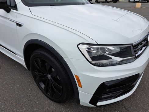 Used 2021 Volkswagen Tiguan SE FWD image 18