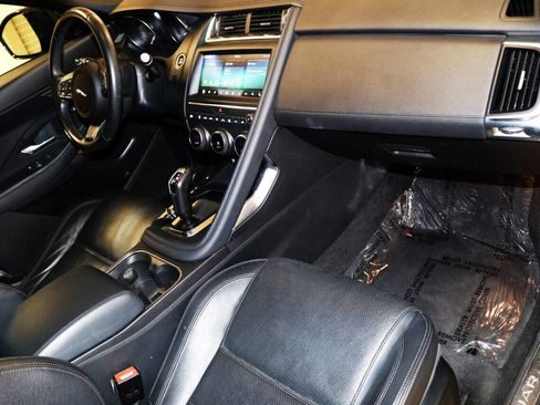 Used 2020 Jaguar E-PACE SE image 69