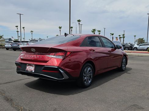 Used 2024 Hyundai Elantra SEL FWD image 5