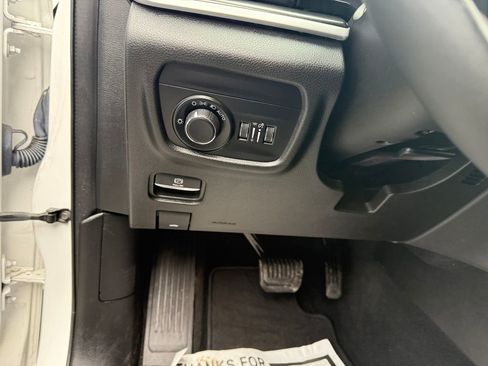 Used 2023 Jeep Grand Cherokee Laredo w/ Luxury Tech Group I image 4