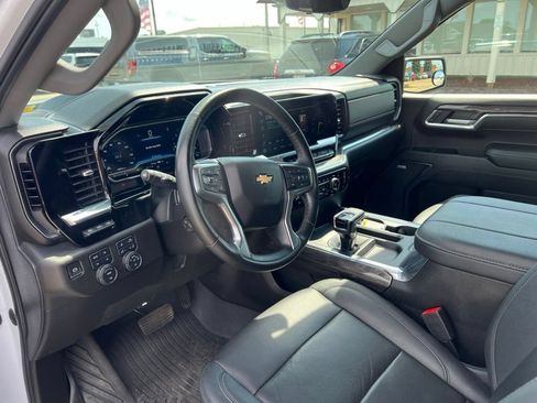 Used 2023 Chevrolet Silverado 1500 LTZ w/ Technology Package AWD/4WD image 23