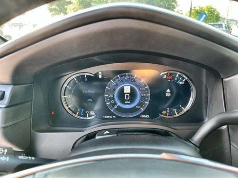 Used 2019 Cadillac Escalade Platinum AWD/4WD image 12