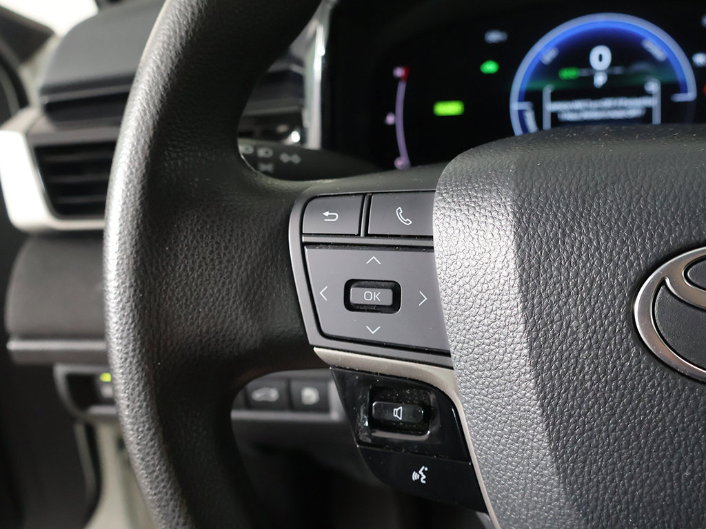Used 2025 Toyota Camry LE FWD image 37