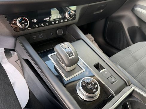 Used 2024 Mitsubishi Outlander SE image 21