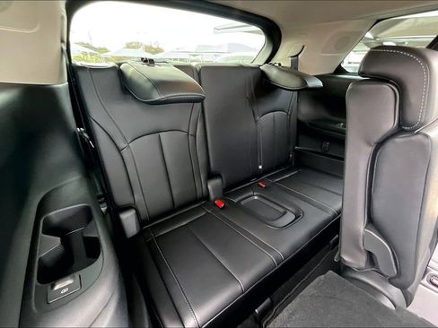 Certified 2025 INFINITI QX60 Luxe w/ Cargo Package FWD image 39