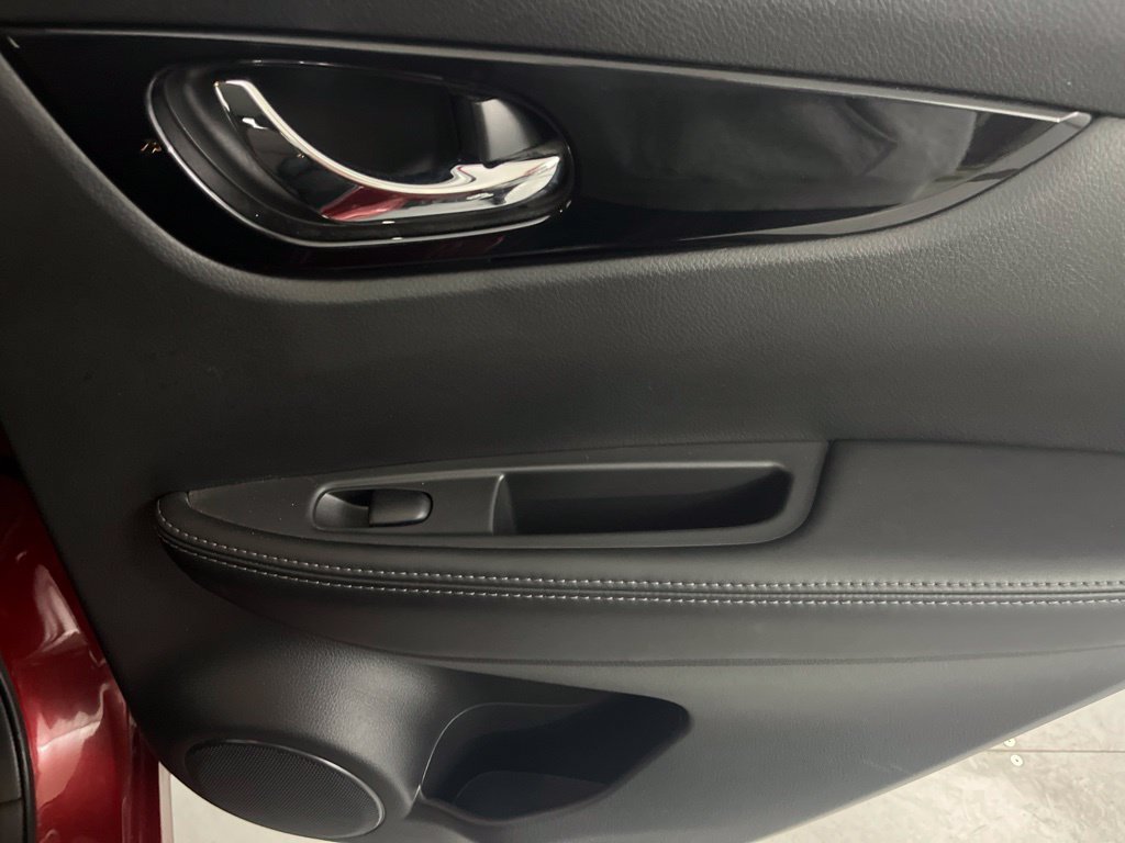 Used 2022 Nissan Rogue Sport SV AWD/4WD image 54