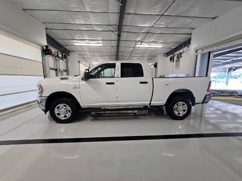 Used 2024 RAM 2500 Tradesman w/ Chrome Appearance Group AWD/4WD image 4