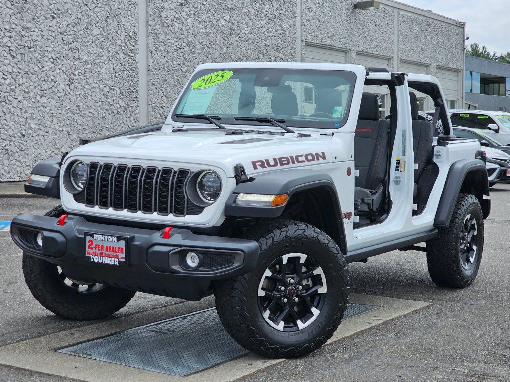 Used 2025 Jeep Wrangler Unlimited Rubicon AWD/4WD image 2