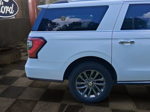Used 2021 Ford Expedition Max Limited RWD image 8