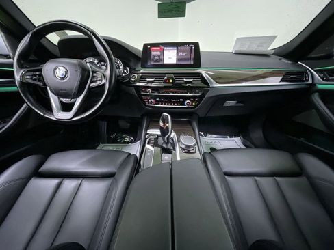 Used 2019 BMW 530e xDrive w/ Convenience Package image 18