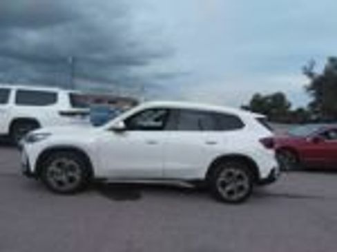 Used 2025 BMW X1 xDrive28i AWD/4WD image 3