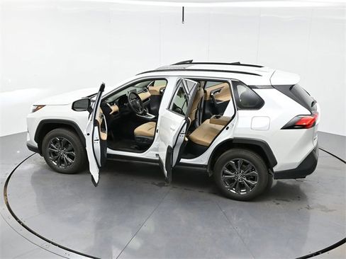 Used 2023 Toyota RAV4 XLE Premium image 44