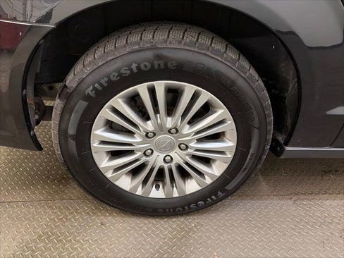 Used 2013 Chrysler Town & Country Touring-L w/ Driver Convenience Group image 41